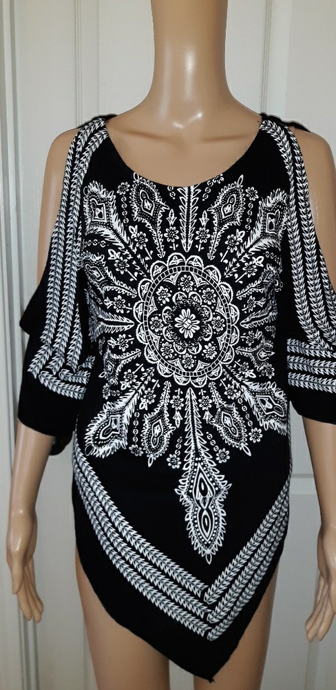 Cold shoulder one size tunic